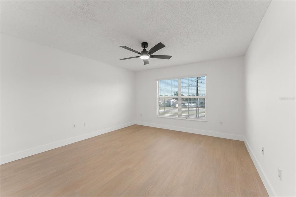 For Sale: $379,900 (4 beds, 2 baths, 2328 Square Feet)