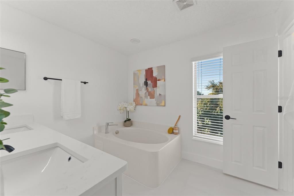 For Sale: $379,900 (4 beds, 2 baths, 2328 Square Feet)