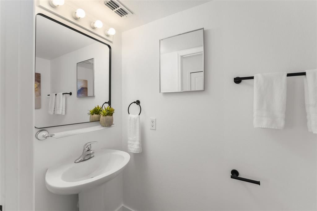 For Sale: $379,900 (4 beds, 2 baths, 2328 Square Feet)