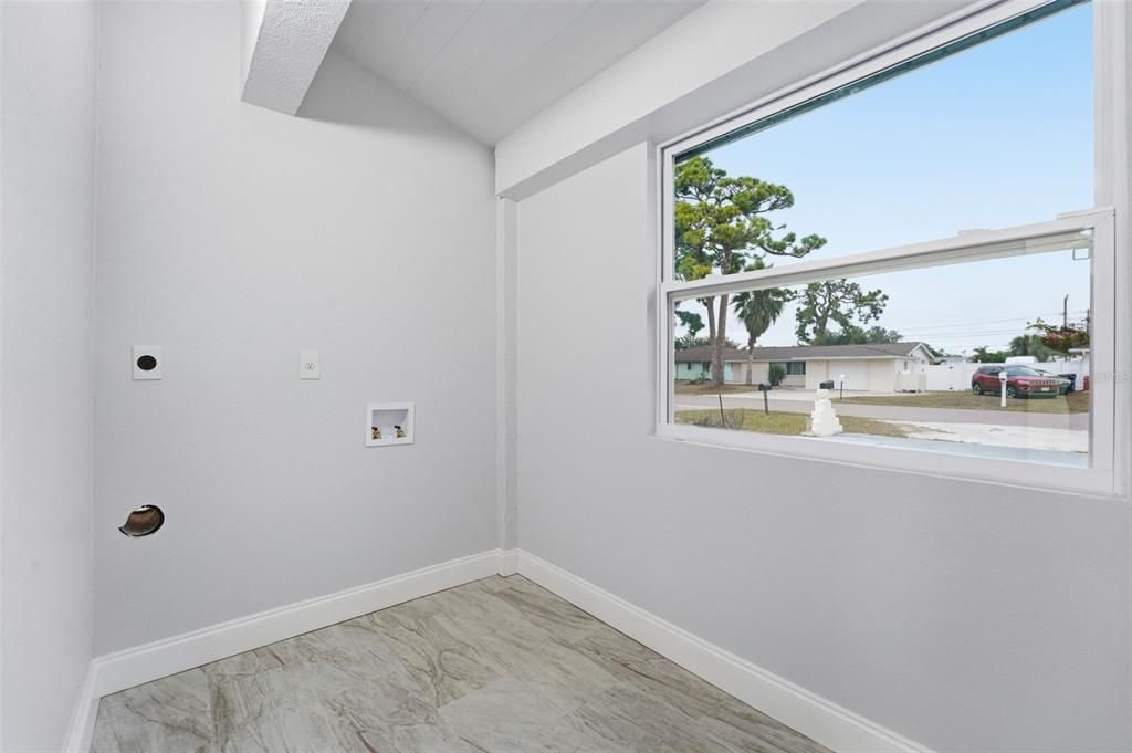 For Sale: $555,000 (4 beds, 2 baths, 1602 Square Feet)