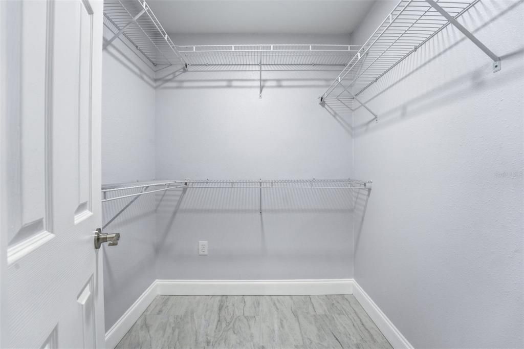 For Sale: $555,000 (4 beds, 2 baths, 1602 Square Feet)