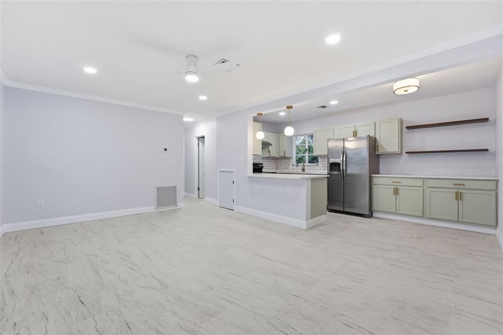 For Sale: $555,000 (4 beds, 2 baths, 1602 Square Feet)