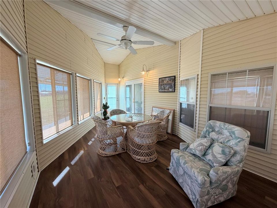 For Sale: $170,000 (2 beds, 2 baths, 781 Square Feet)