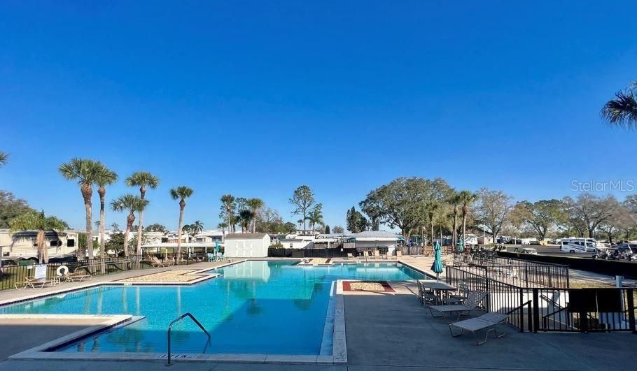 For Sale: $170,000 (2 beds, 2 baths, 781 Square Feet)