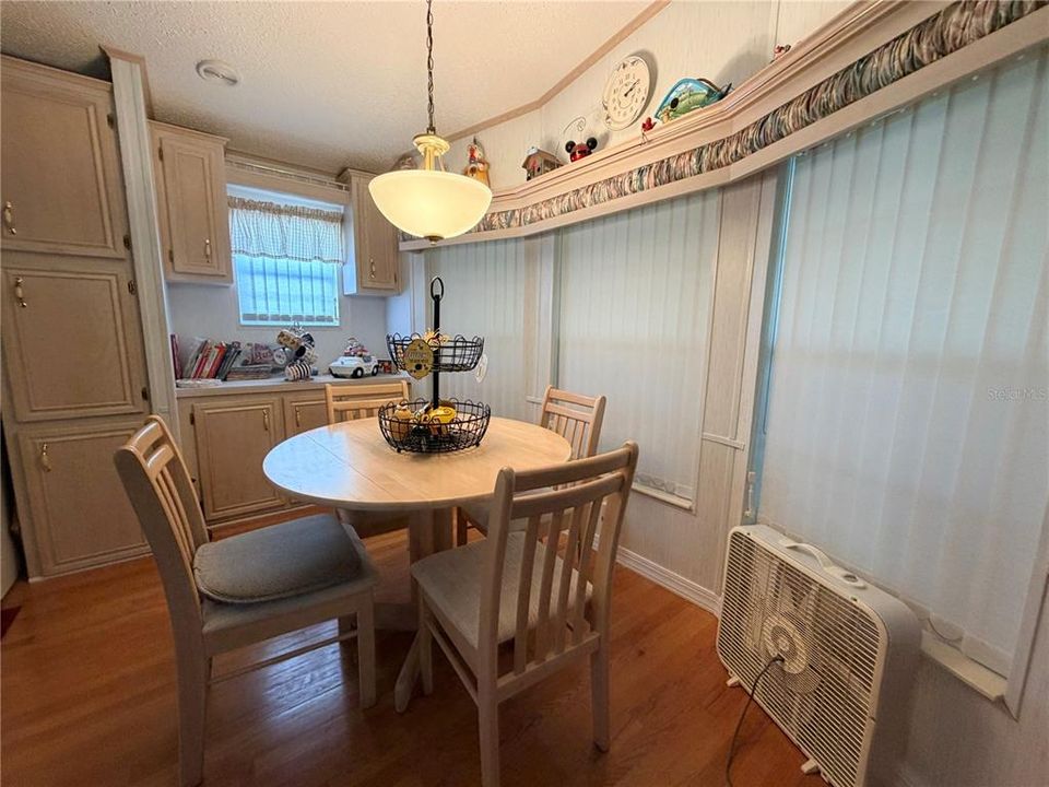 For Sale: $170,000 (2 beds, 2 baths, 781 Square Feet)