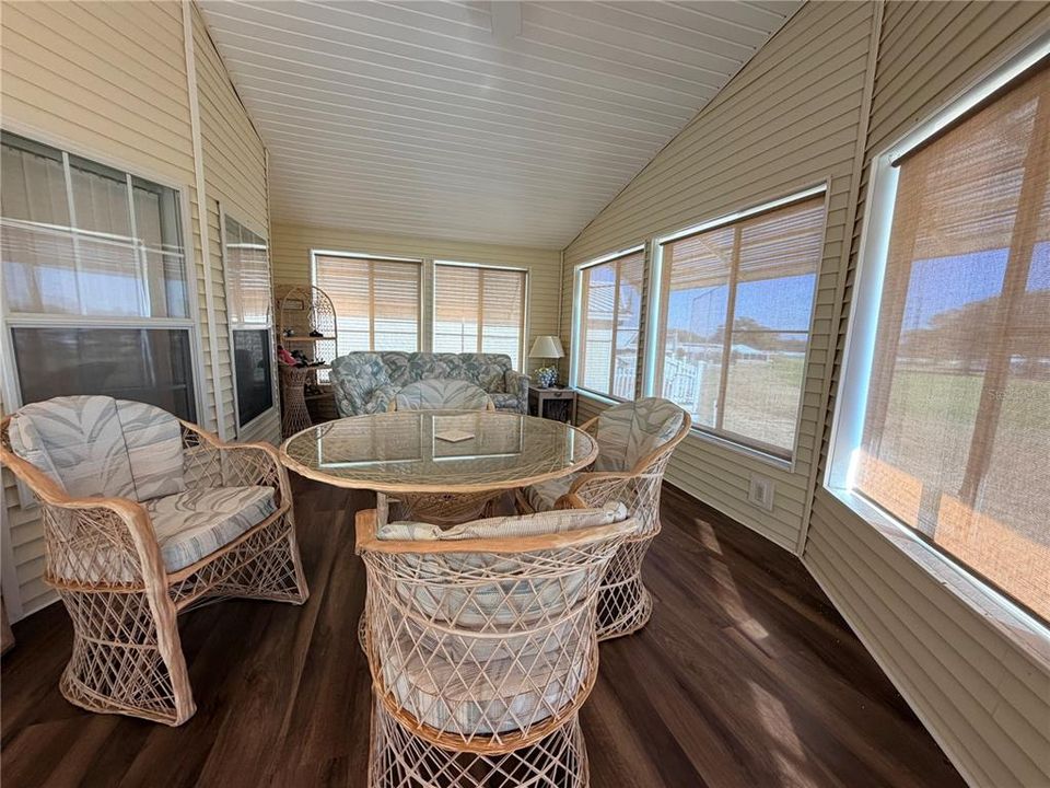 For Sale: $170,000 (2 beds, 2 baths, 781 Square Feet)