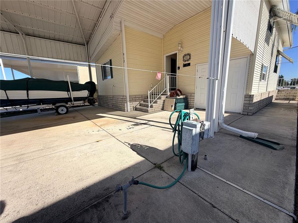 For Sale: $170,000 (2 beds, 2 baths, 781 Square Feet)