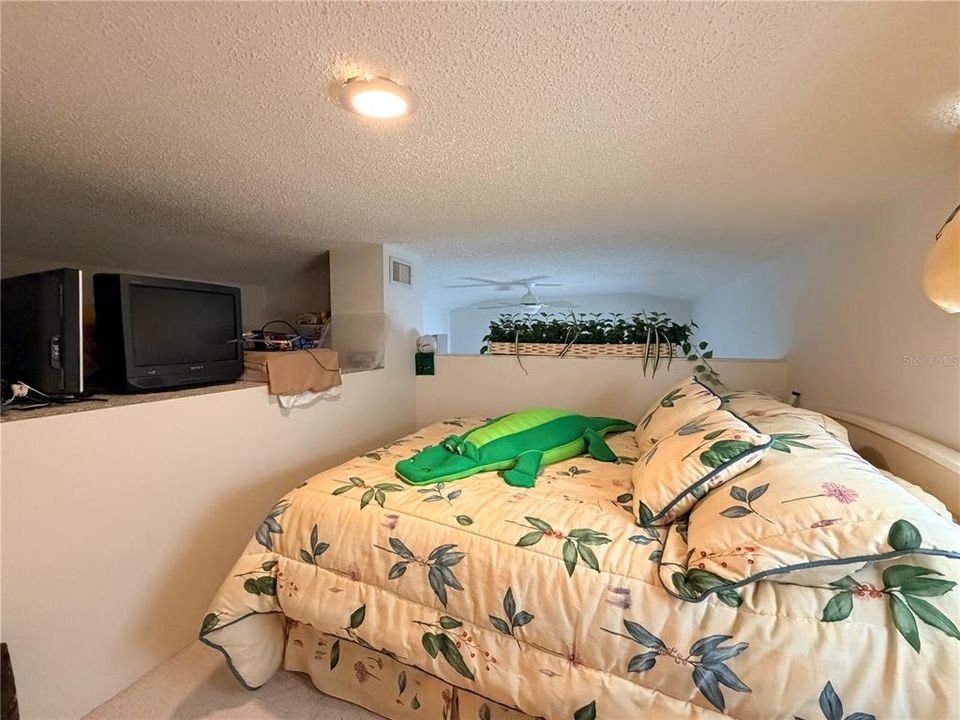 For Sale: $170,000 (2 beds, 2 baths, 781 Square Feet)