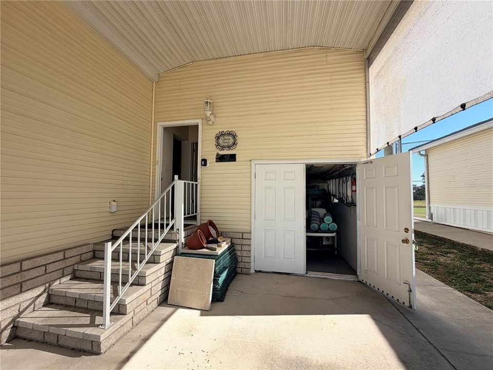 For Sale: $170,000 (2 beds, 2 baths, 781 Square Feet)