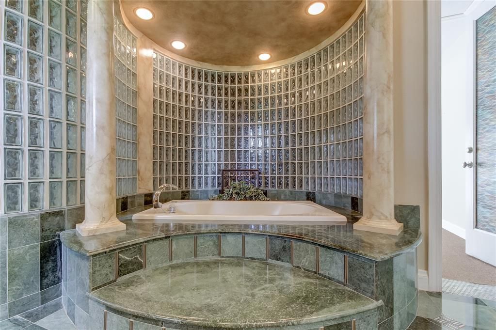 For Rent: $9,895 (5 beds, 5 baths, 5700 Square Feet)