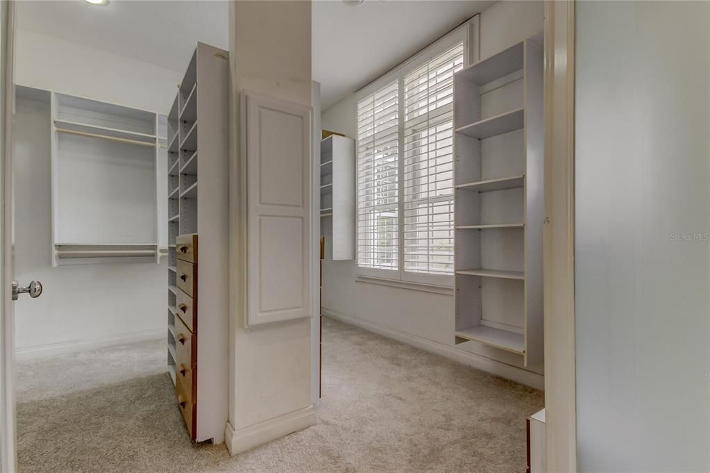 For Rent: $9,895 (5 beds, 5 baths, 5700 Square Feet)