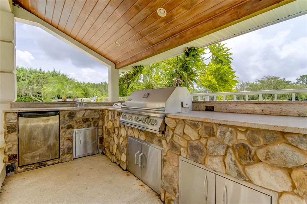 For Rent: $9,895 (5 beds, 5 baths, 5700 Square Feet)