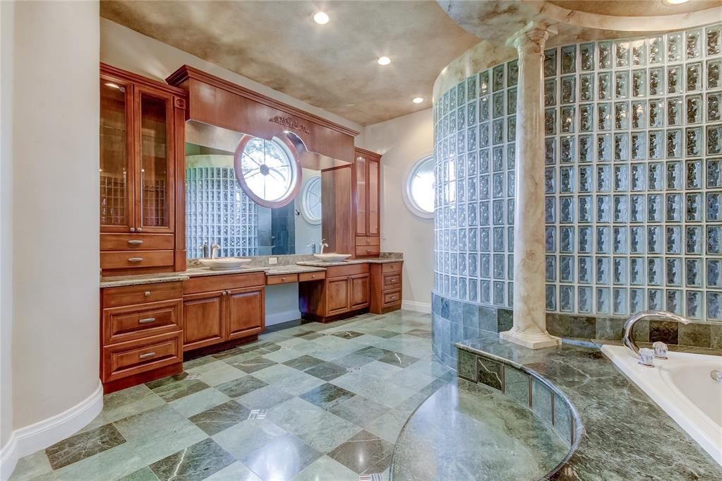 For Rent: $9,895 (5 beds, 5 baths, 5700 Square Feet)