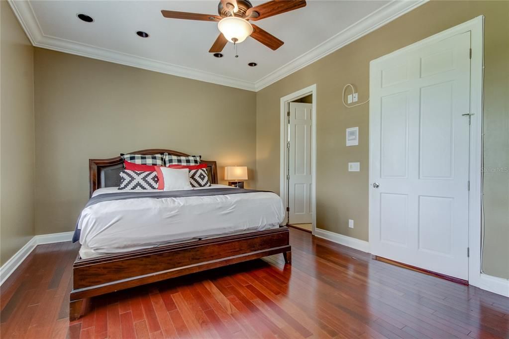 For Rent: $9,895 (5 beds, 5 baths, 5700 Square Feet)