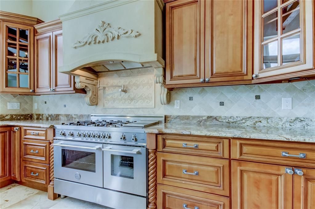 For Rent: $9,895 (5 beds, 5 baths, 5700 Square Feet)