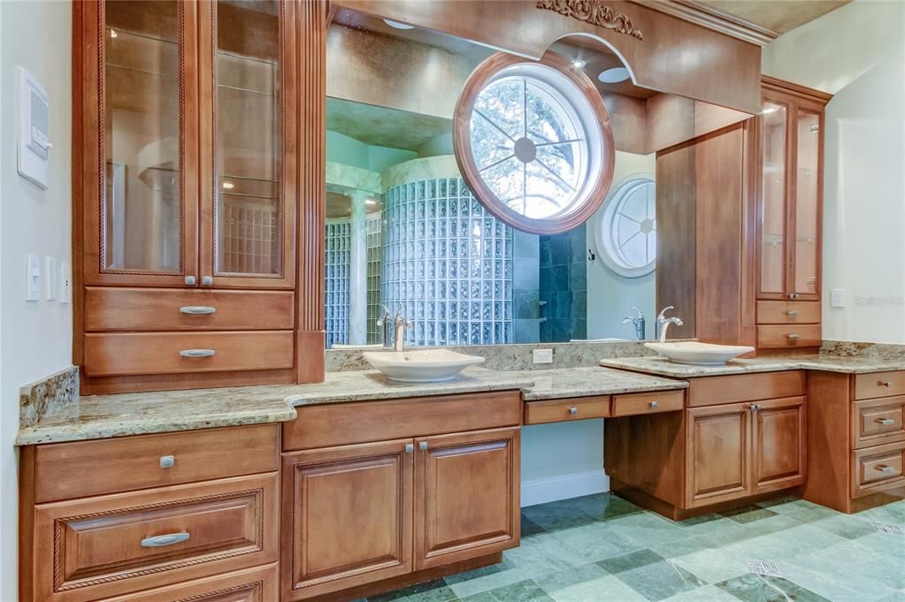 For Rent: $9,895 (5 beds, 5 baths, 5700 Square Feet)