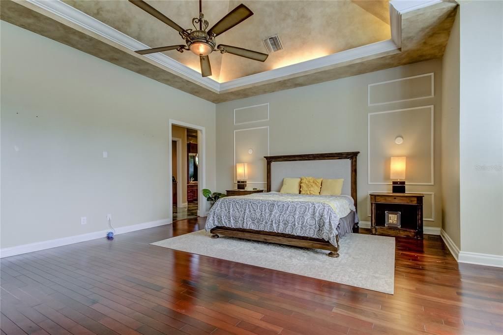 For Rent: $9,895 (5 beds, 5 baths, 5700 Square Feet)