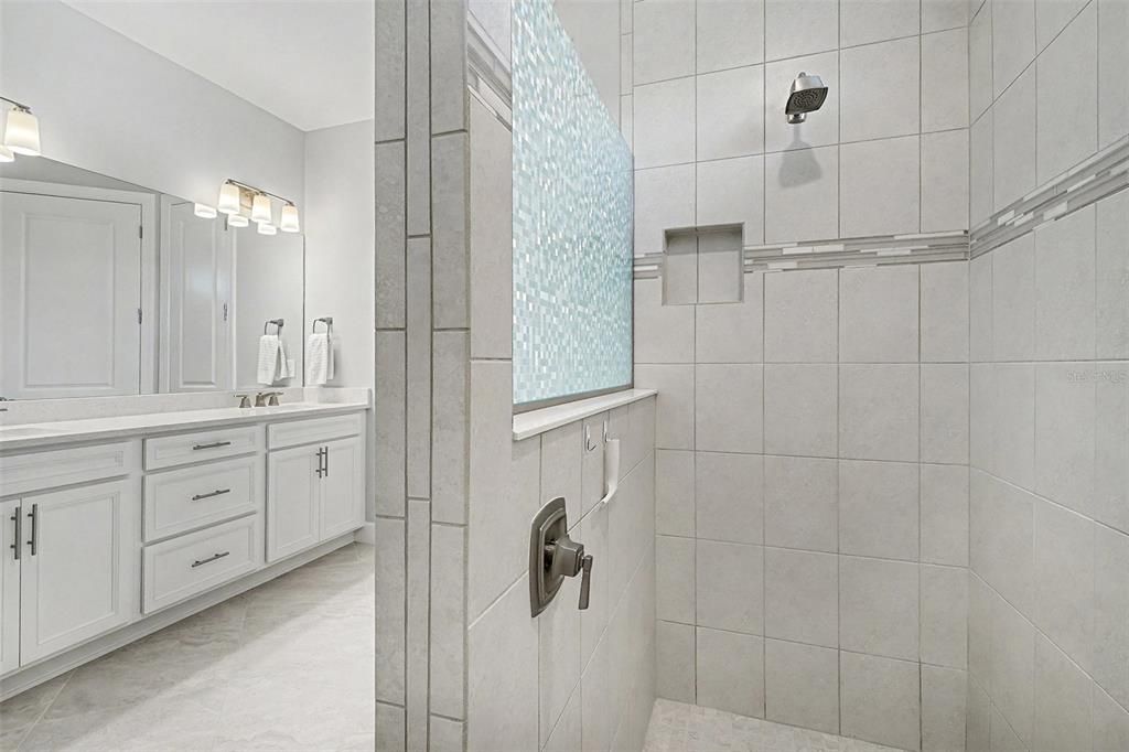 待售: $721,000 (3 贝兹, 2 浴室, 2102 平方英尺)