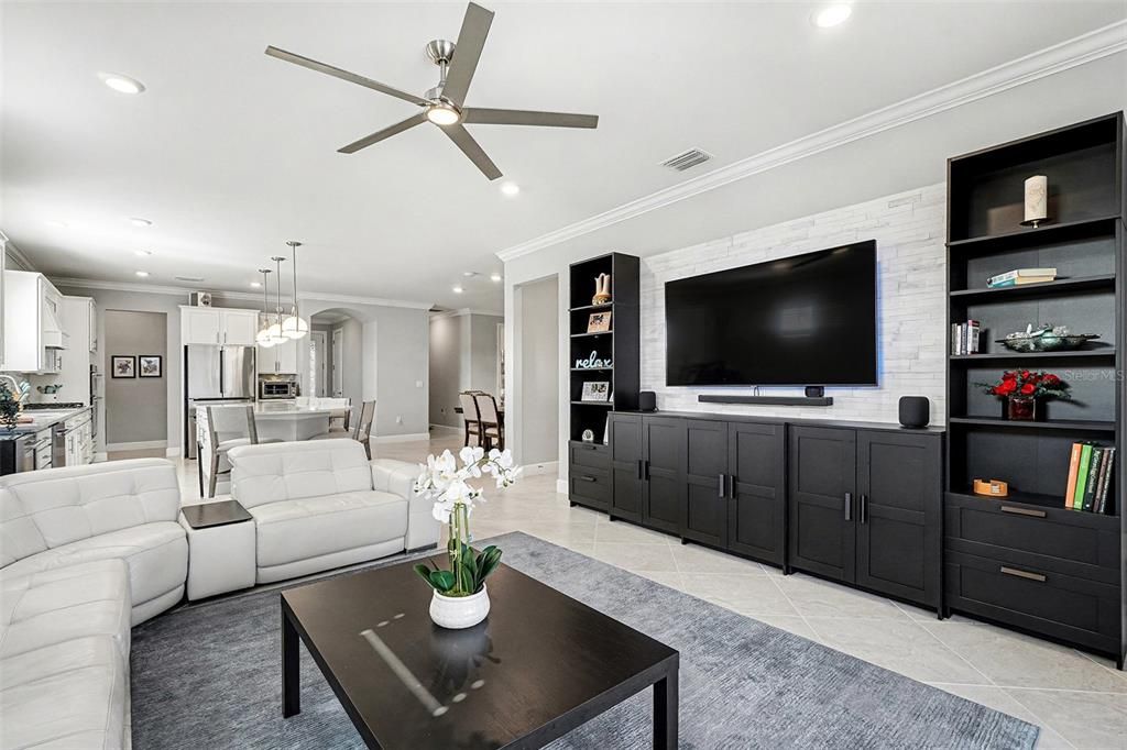 待售: $721,000 (3 贝兹, 2 浴室, 2102 平方英尺)