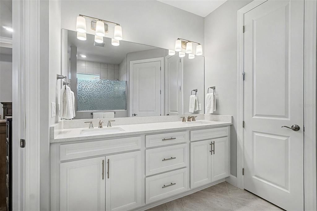 待售: $721,000 (3 贝兹, 2 浴室, 2102 平方英尺)