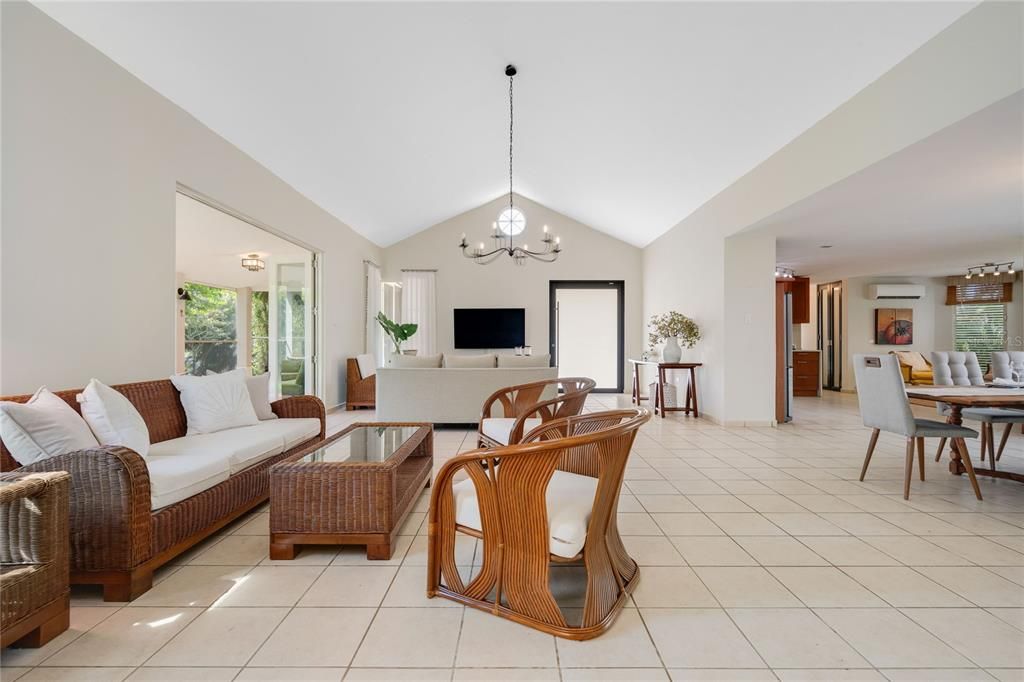 For Sale: $1,400,000 (3 beds, 3 baths, 2652 Square Feet)