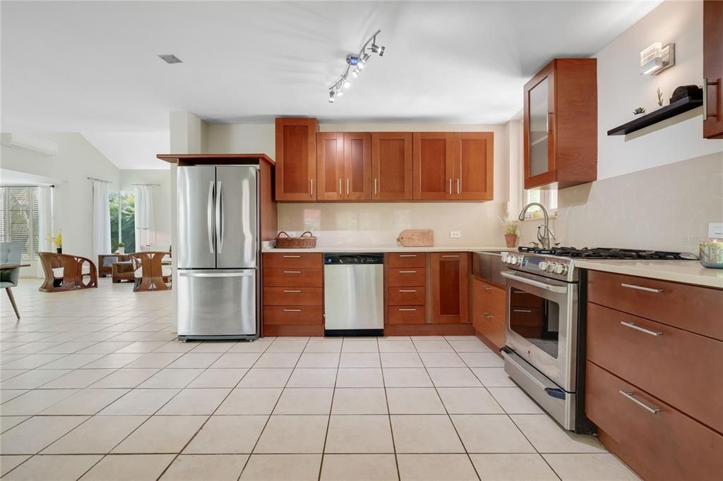 For Sale: $1,400,000 (3 beds, 3 baths, 2652 Square Feet)