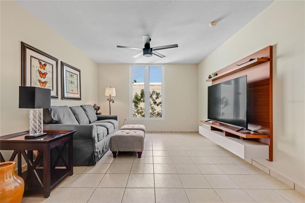 For Sale: $1,400,000 (3 beds, 3 baths, 2652 Square Feet)