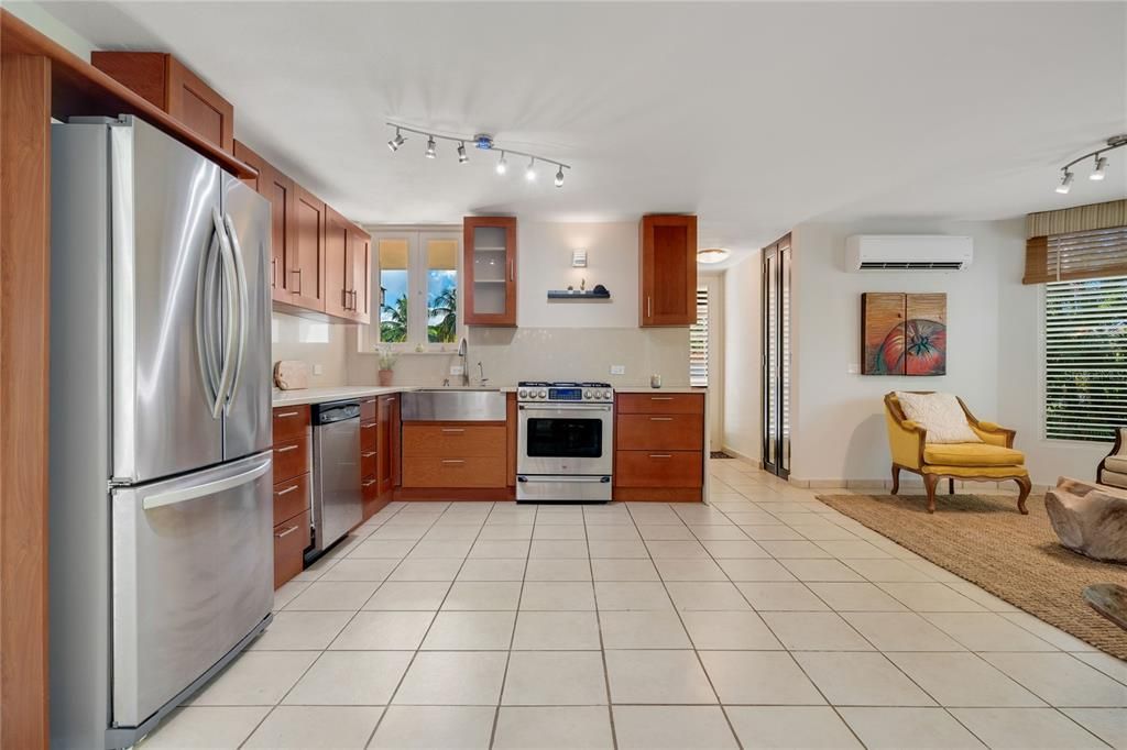 For Sale: $1,400,000 (3 beds, 3 baths, 2652 Square Feet)