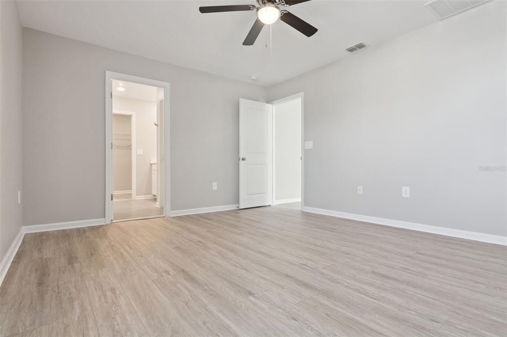 В аренду: $2,400 (4 спален, 2 ванн, 1902 Квадратных фут)