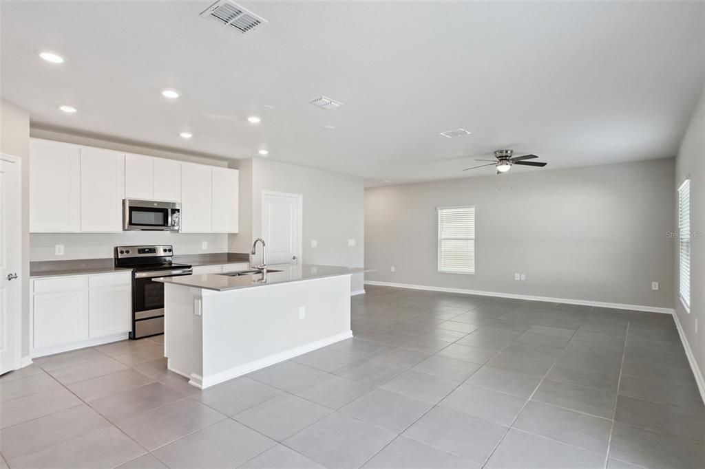 В аренду: $2,400 (4 спален, 2 ванн, 1902 Квадратных фут)