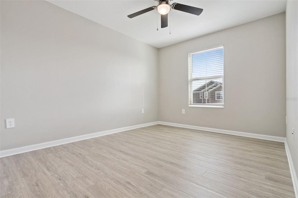 В аренду: $2,400 (4 спален, 2 ванн, 1902 Квадратных фут)