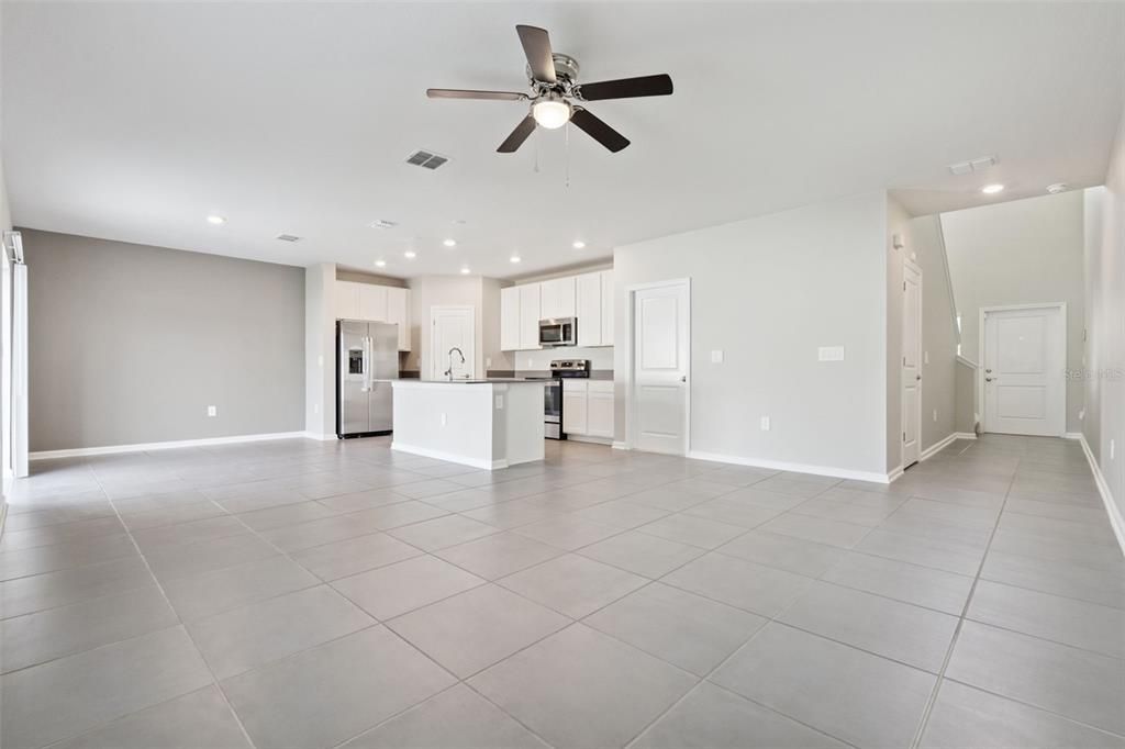 В аренду: $2,400 (4 спален, 2 ванн, 1902 Квадратных фут)