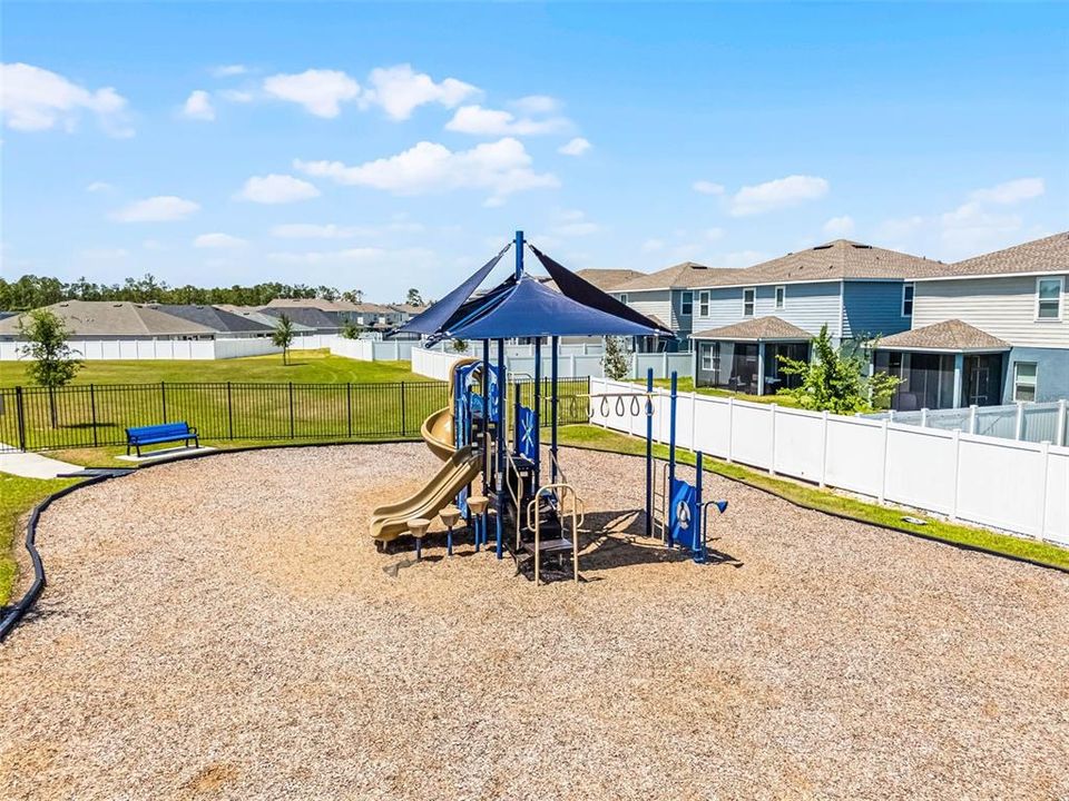 В аренду: $2,400 (4 спален, 2 ванн, 1902 Квадратных фут)