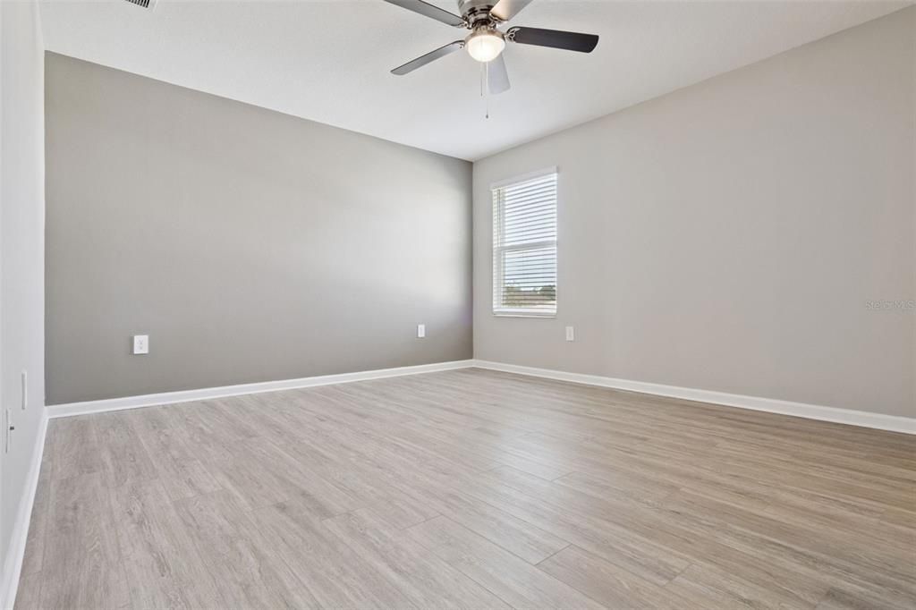 В аренду: $2,400 (4 спален, 2 ванн, 1902 Квадратных фут)