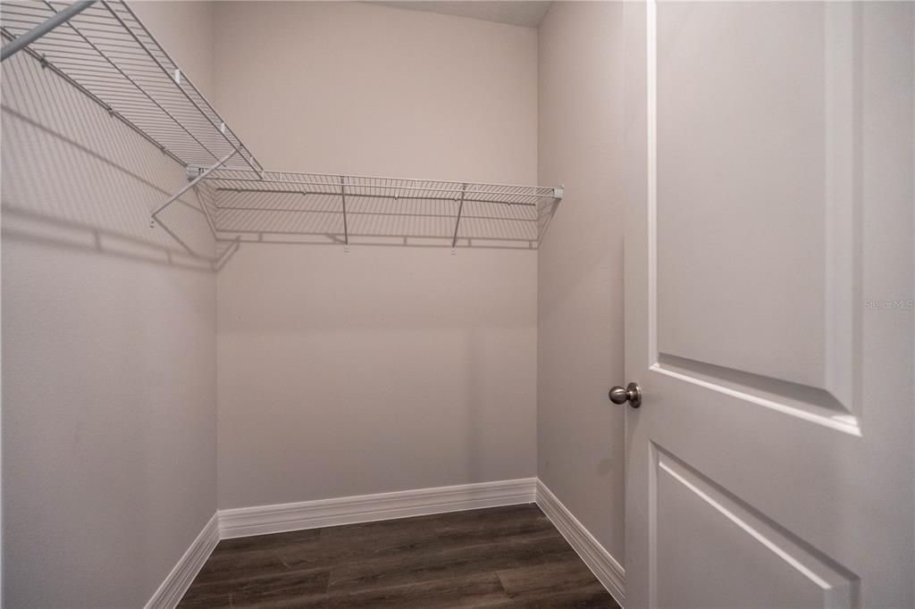 For Sale: $419,000 (3 beds, 2 baths, 1913 Square Feet)