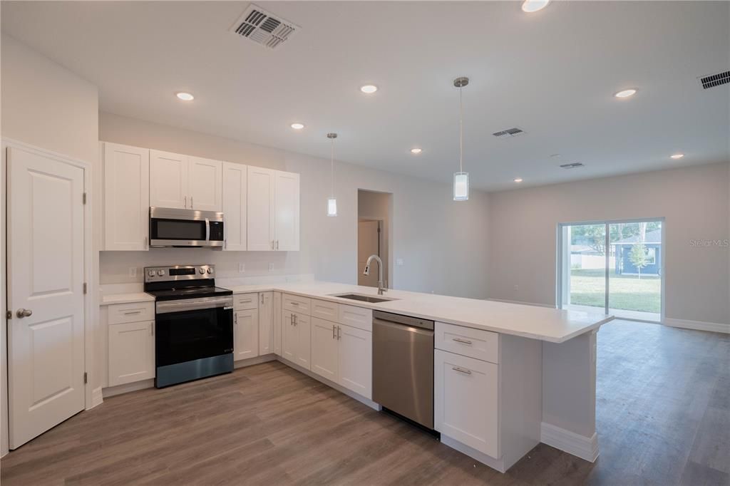 For Sale: $419,000 (3 beds, 2 baths, 1913 Square Feet)