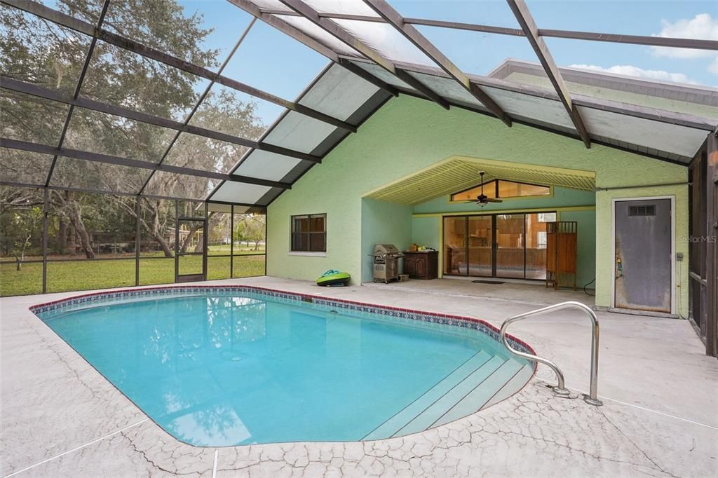 待售: $350,000 (4 贝兹, 3 浴室, 1926 平方英尺)