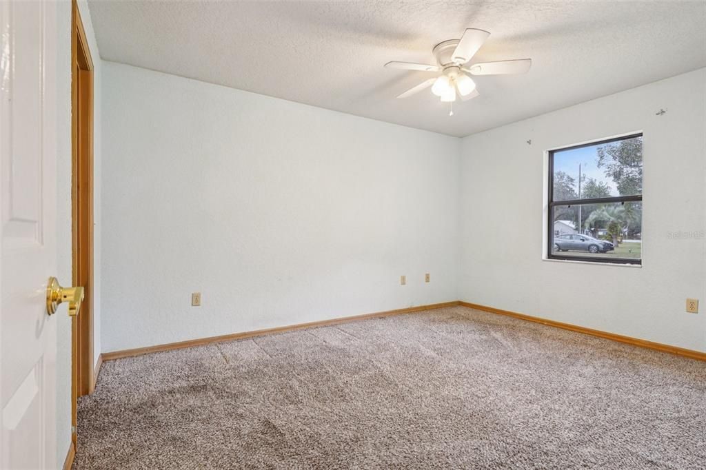 待售: $350,000 (4 贝兹, 3 浴室, 1926 平方英尺)