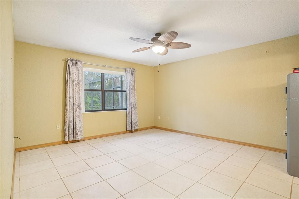 待售: $350,000 (4 贝兹, 3 浴室, 1926 平方英尺)