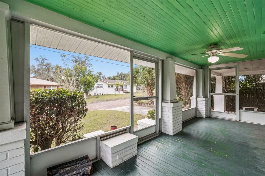 待售: $229,000 (2 贝兹, 1 浴室, 1025 平方英尺)