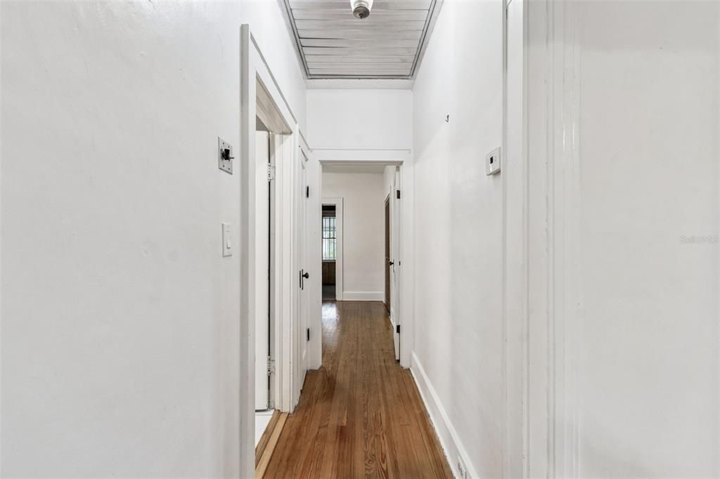 待售: $229,000 (2 贝兹, 1 浴室, 1025 平方英尺)