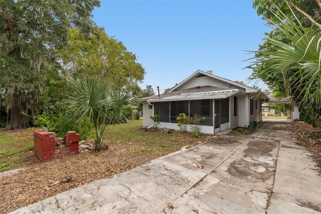 待售: $229,000 (2 贝兹, 1 浴室, 1025 平方英尺)