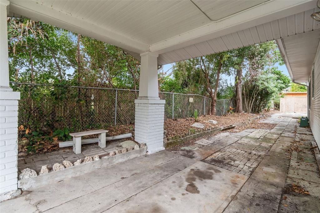 待售: $229,000 (2 贝兹, 1 浴室, 1025 平方英尺)