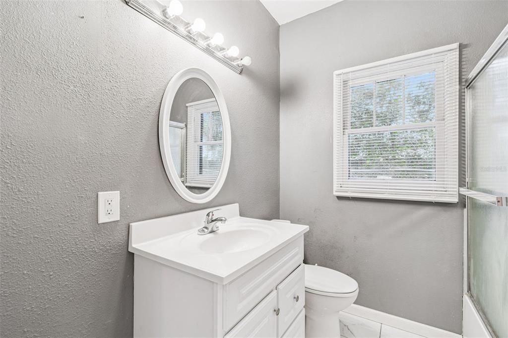 待售: $229,000 (2 贝兹, 1 浴室, 1025 平方英尺)