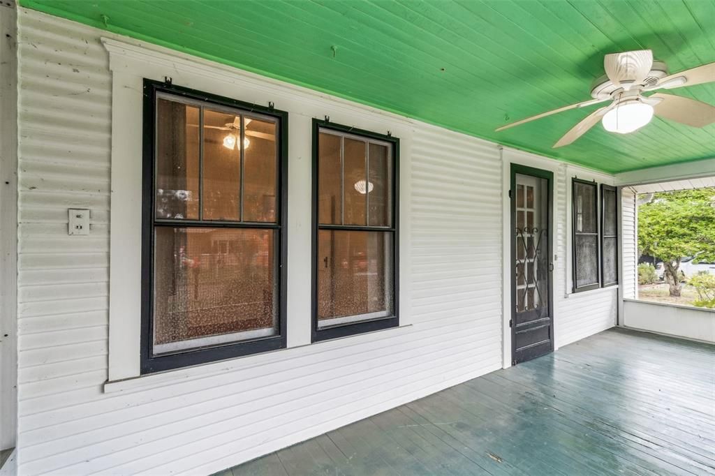 待售: $229,000 (2 贝兹, 1 浴室, 1025 平方英尺)