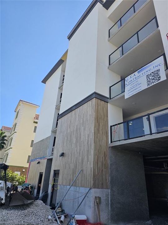 Под контрактом: $2,799,000 (2 спален, 3 ванн, 2330 Квадратных фут)