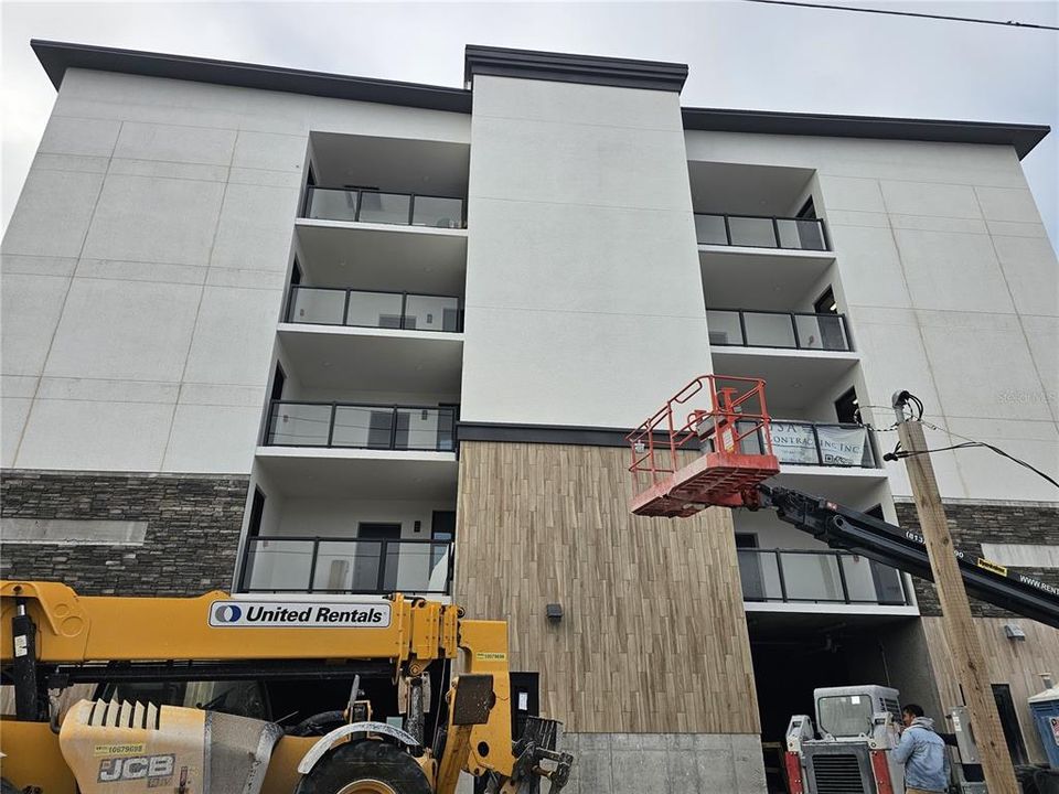 Под контрактом: $2,799,000 (2 спален, 3 ванн, 2330 Квадратных фут)