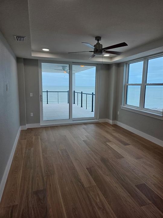 Под контрактом: $2,799,000 (2 спален, 3 ванн, 2330 Квадратных фут)