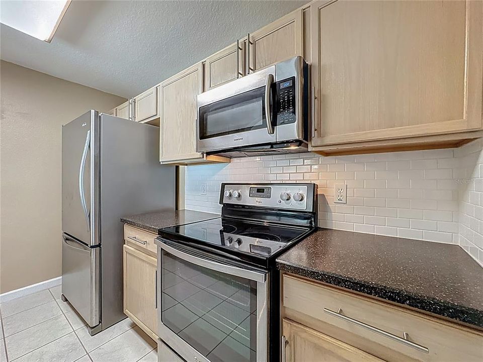 For Rent: $1,750 (2 beds, 2 baths, 1045 Square Feet)