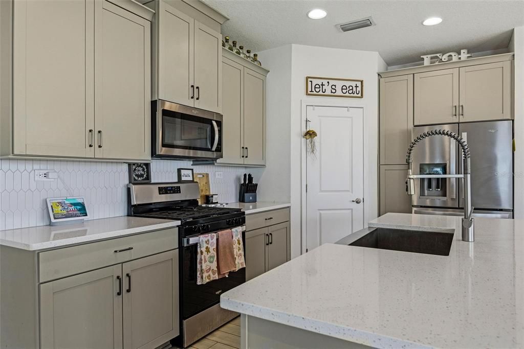 待售: $419,000 (3 贝兹, 2 浴室, 1968 平方英尺)